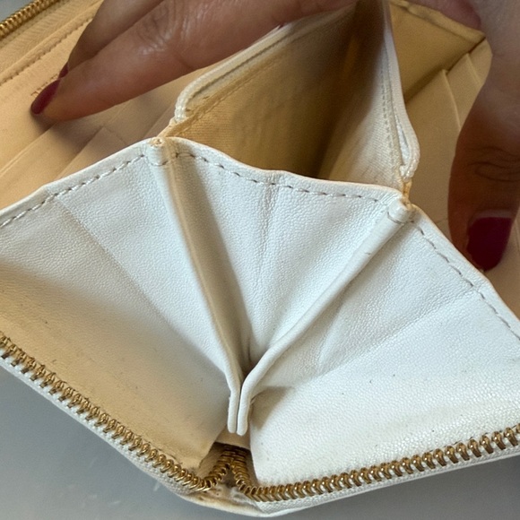 Jimmy Choo Cream Star-Embellished Wallet - Picture 13 of 14